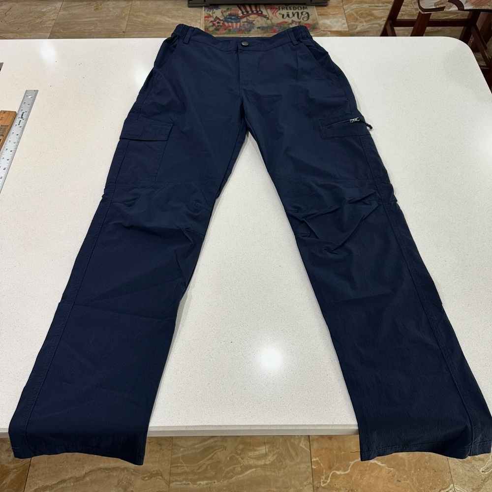 Unitop Men's Navy Cargo Pants Size 32.